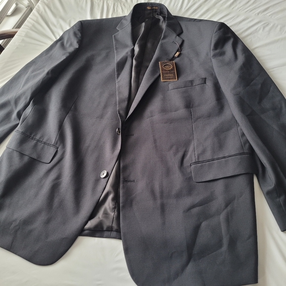 Man's full suite. - Picture 11 of 11